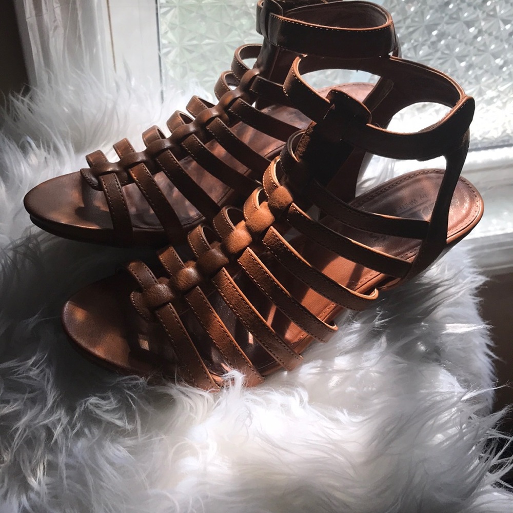 NWT gladiator style wedge size 8.5 w/Velcro strap